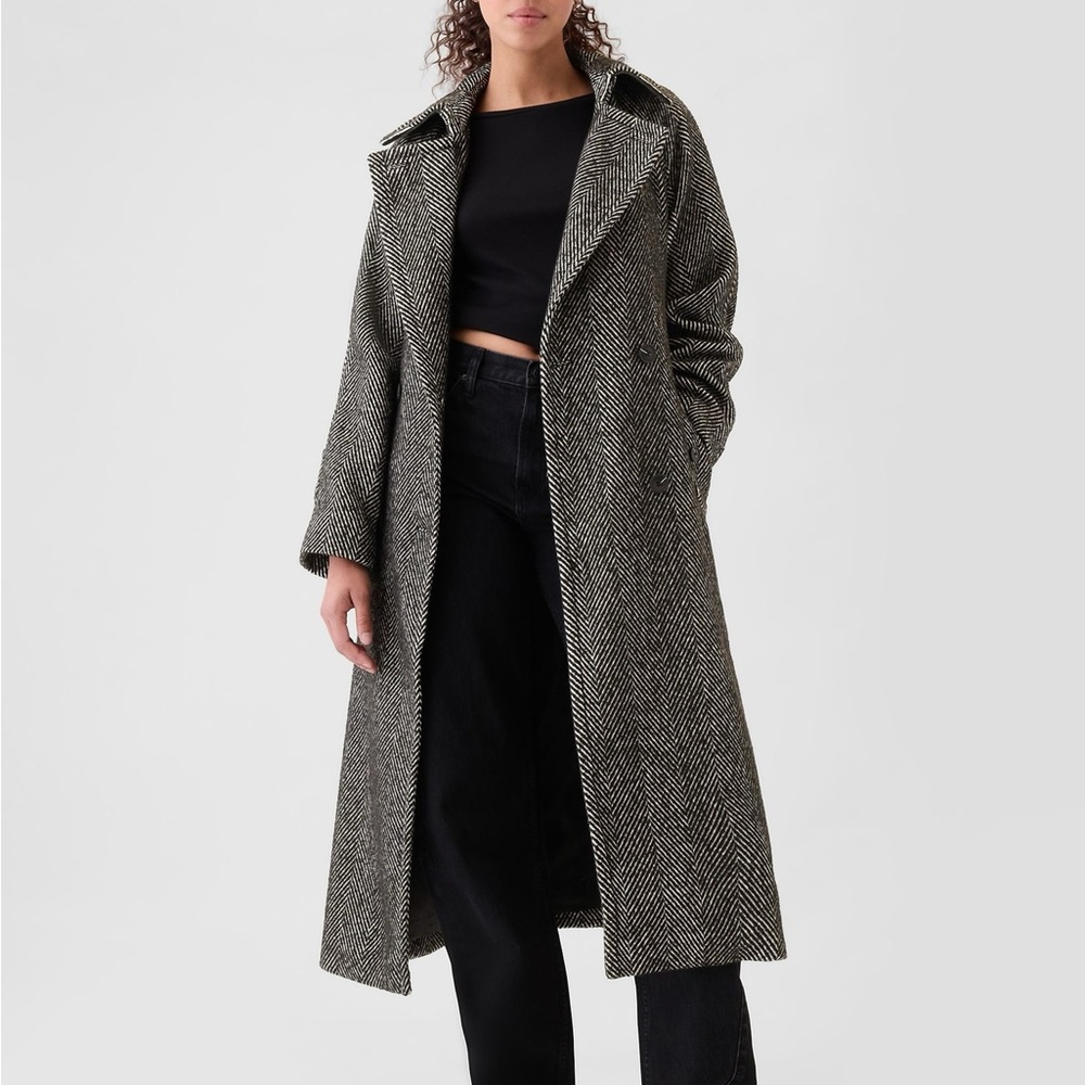 GAP Gray Trench Coat with Notched Lapel and Double-Breasted Design